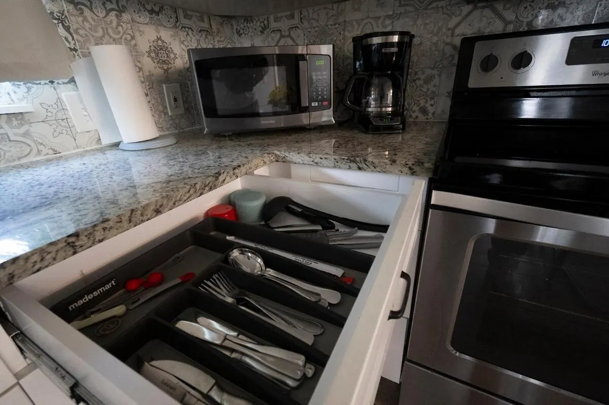 Vakantiehuis Recently Renovated! 3Br 2Ba Ybor Bungalow Tampa Verenigde Staten
