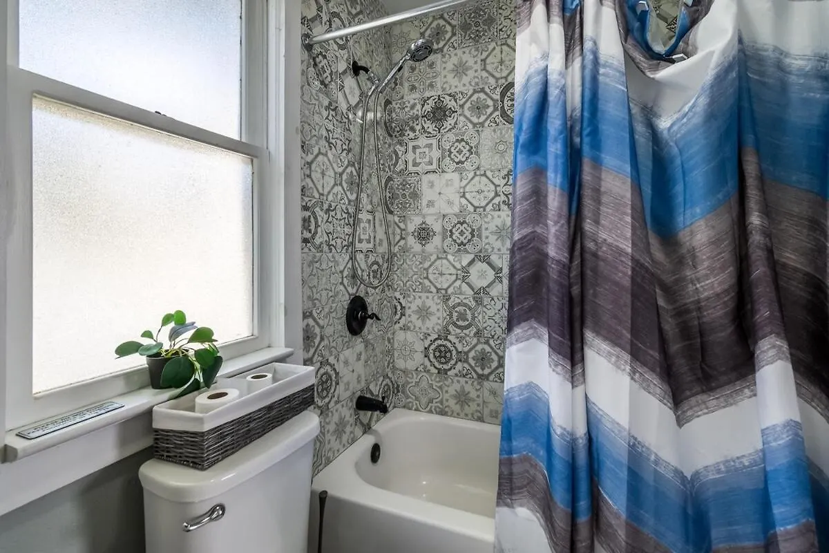Recently Renovated! 3Br 2Ba Ybor Bungalow Tampa